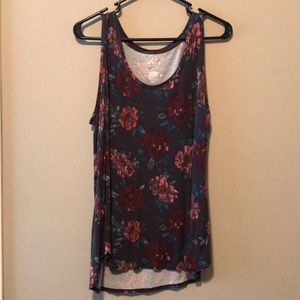 Maurice’s tank top